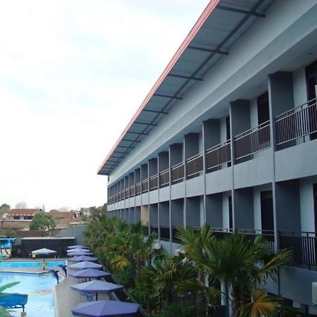 Batu Wonderland Hotel & Resort Malang Exterior photo